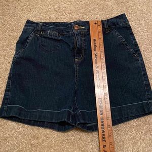 Bass Jeans size 10 Medium/Dark Wash Denim Jean Shorts